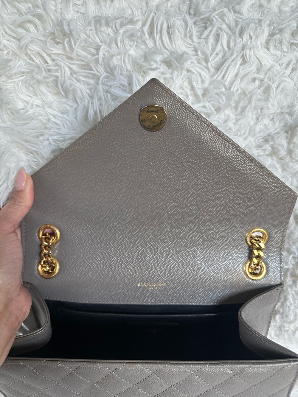 Saint Laurent Grain De Poudre Envelope Matelasse Medium Triquilt Monogram - Picture 6 of 16